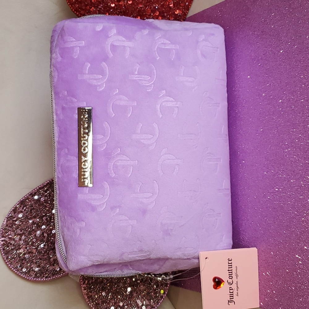 🎉HP🎉Juicy Couture 💜NWT💜 Lavender Purple Velour Cosmetic Bag!💜💜💜